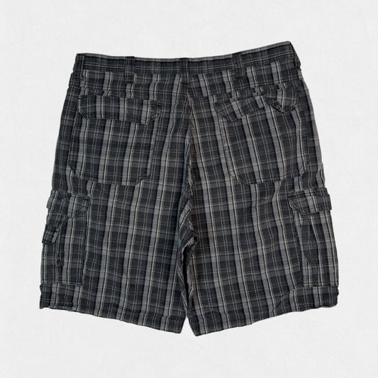 Vintage Wrangler hero baggy checkered cargo shorts (W38)
