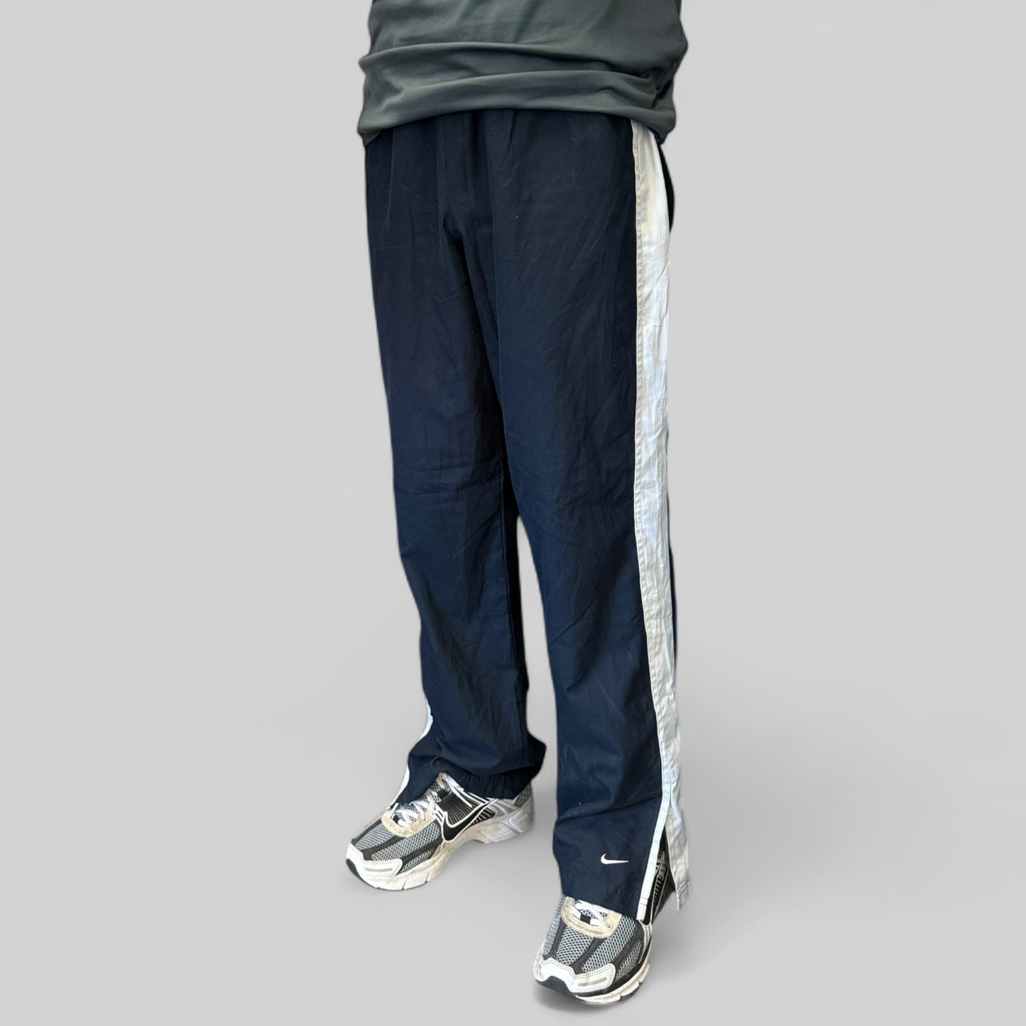 Vintage Nike baggy side stripe track pants (L)