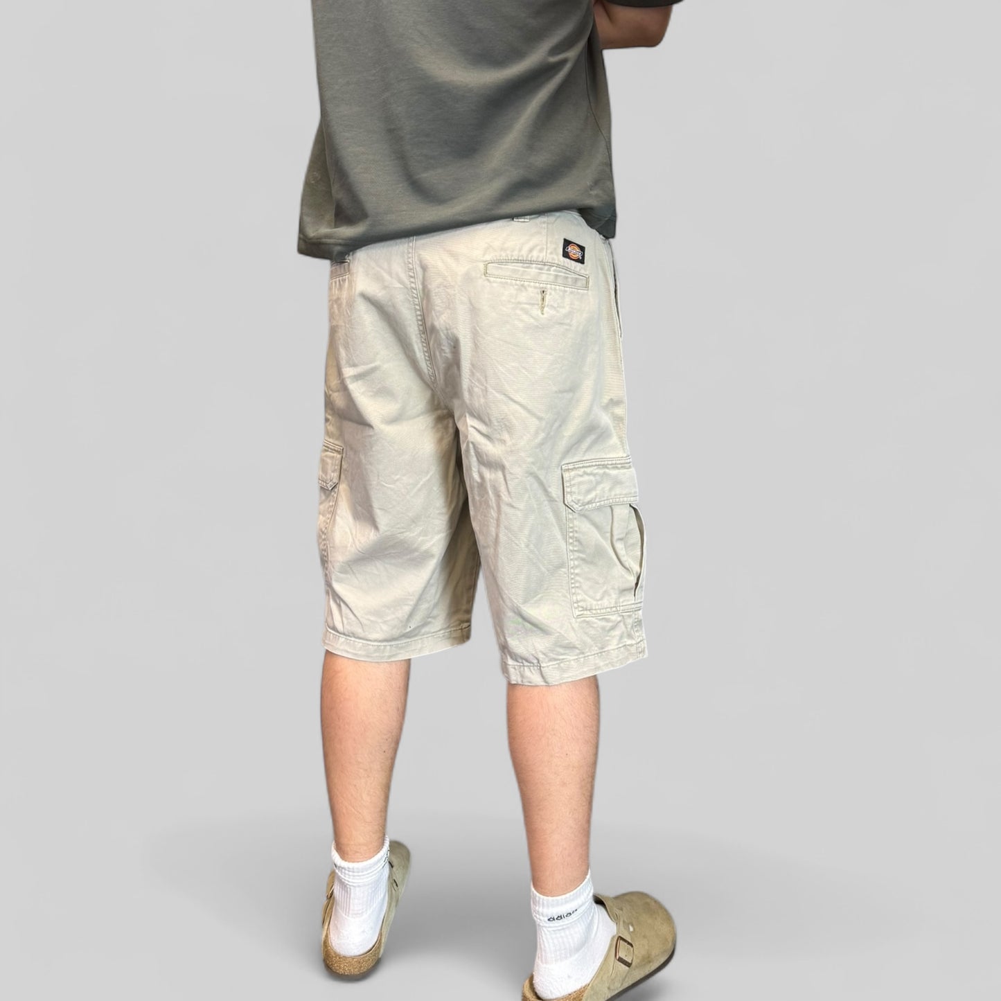 Dickies baggy cargo shorts (W32)