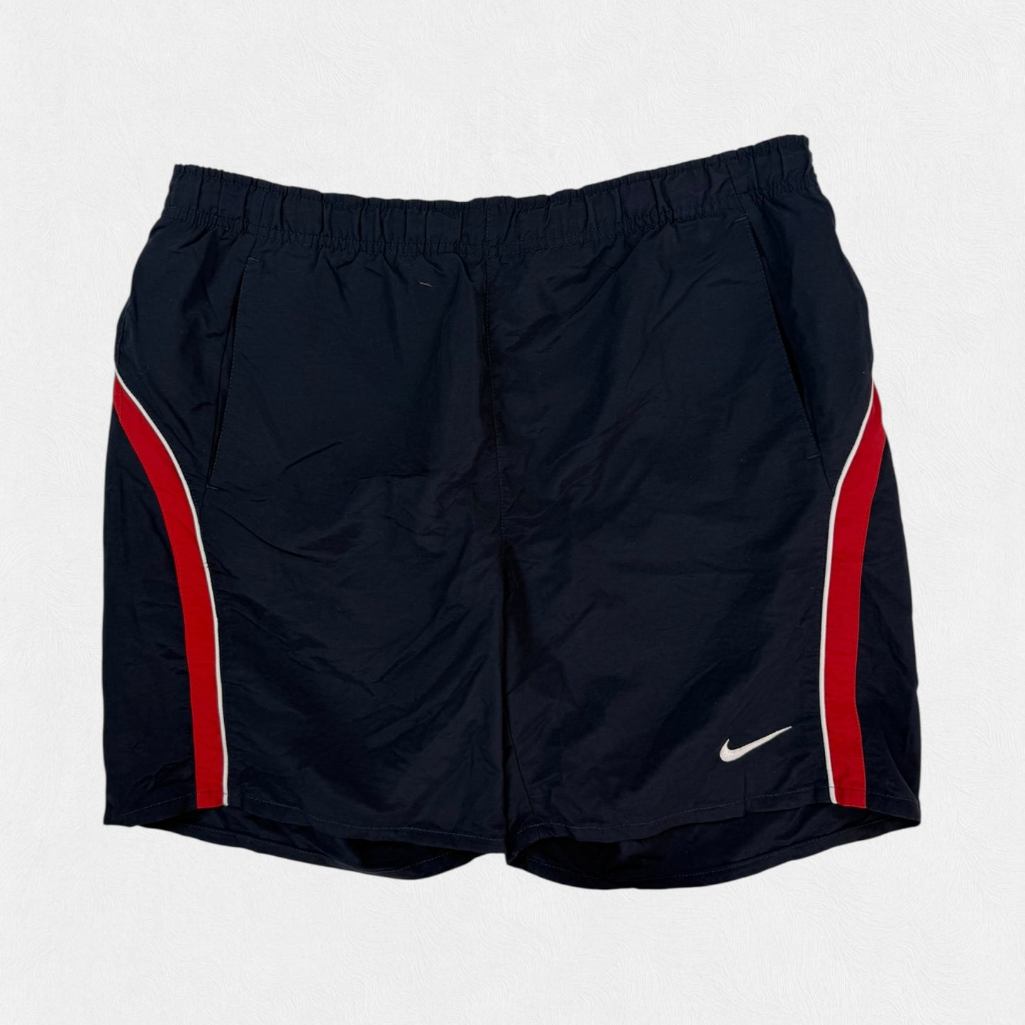 Vintage Nike mini swoosh sport shorts (M)