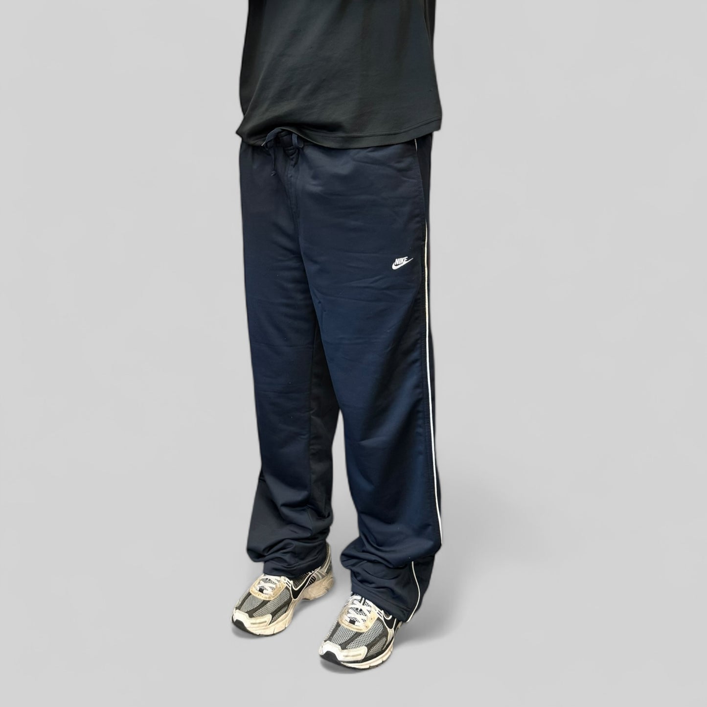 Vintage Nike baggy track pants (L)
