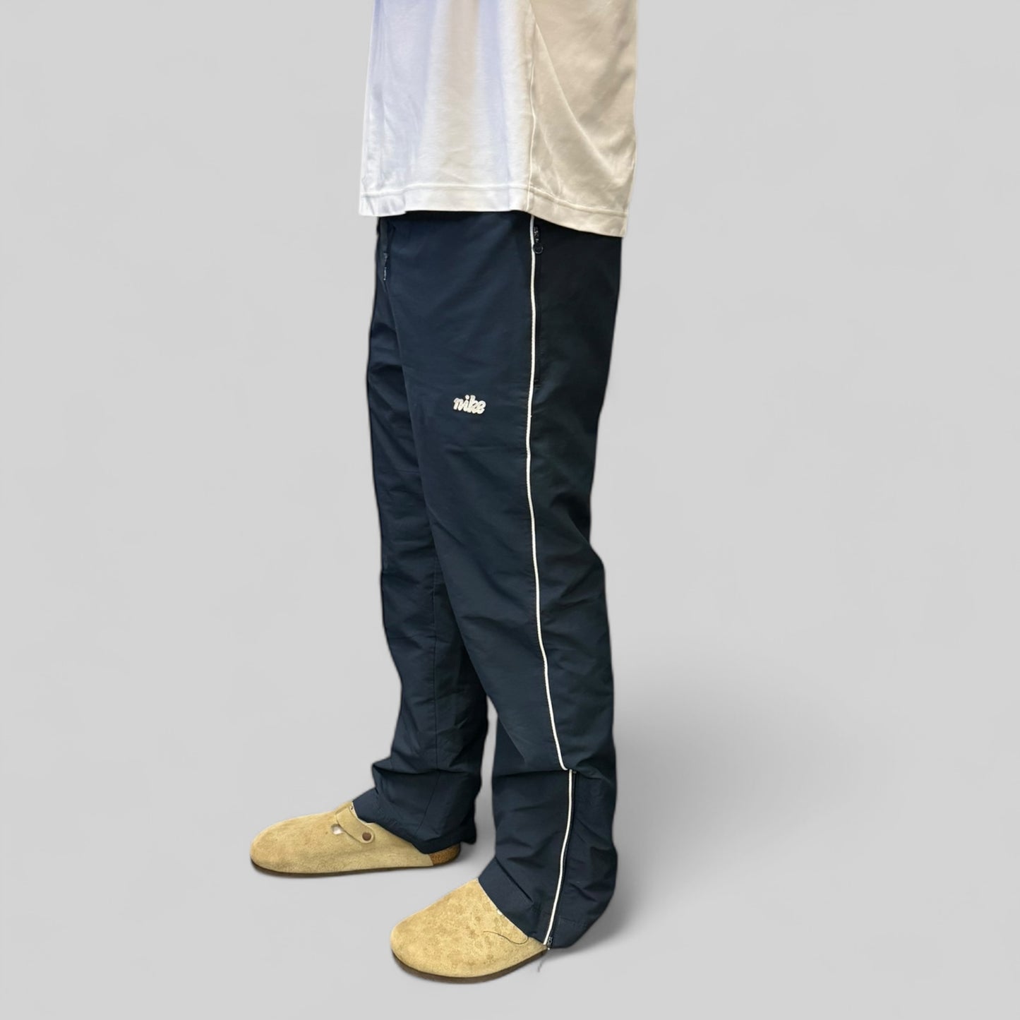 Vintage Nike baggy track pants (M)