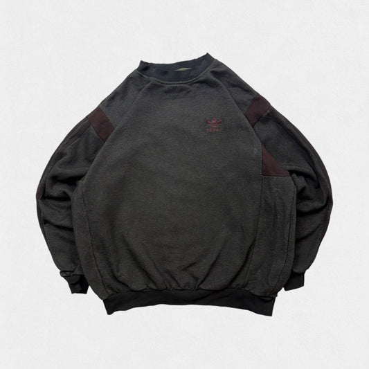 Vintage 90s Adidas originals small logo sweatshirt (M)