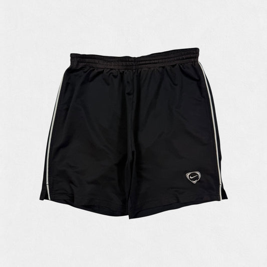 Vintage Nike shield football sport shorts (M)