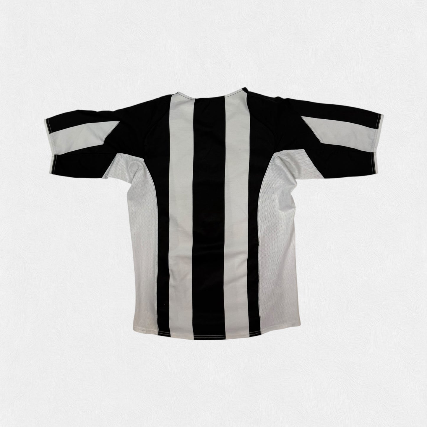 Vintage Juventus 2004/05 Nike home football shirt (S)