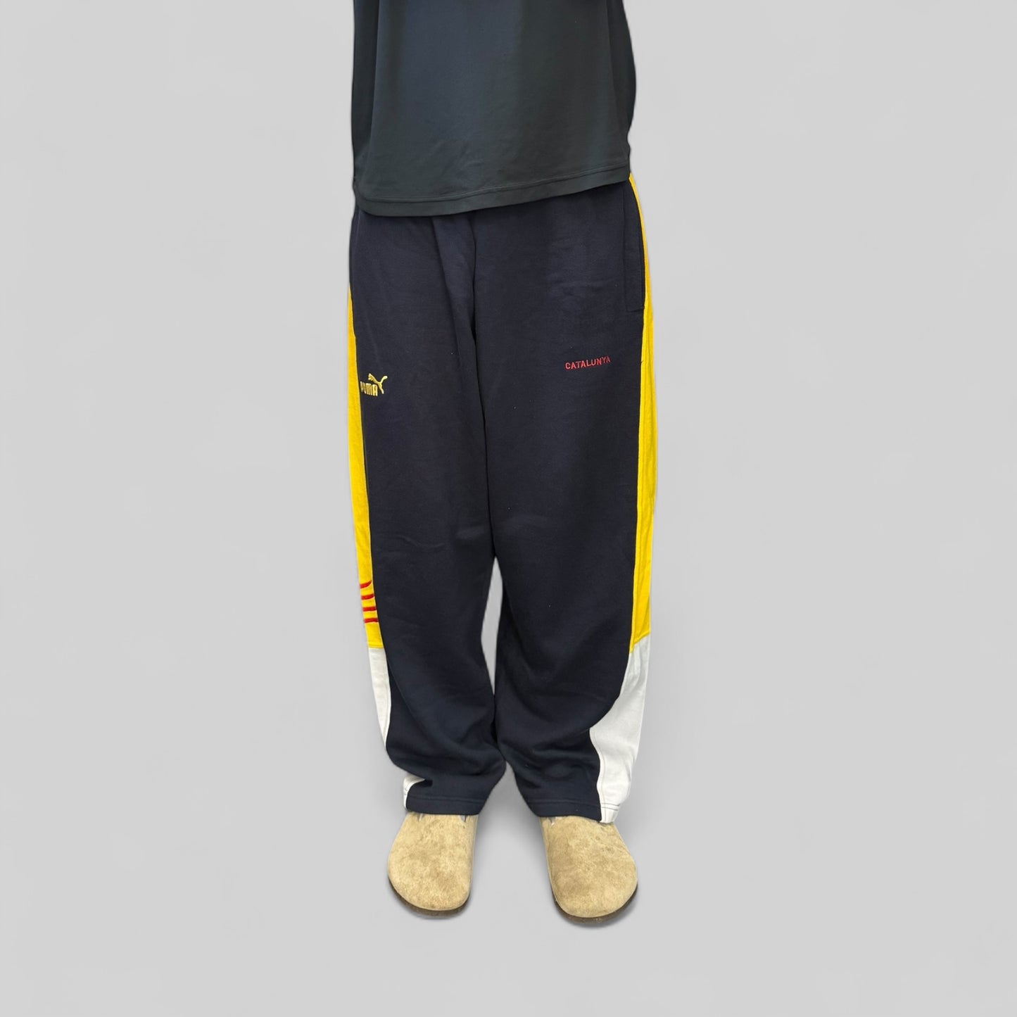 Vintage Puma Catalunya baggy joggers (XL)