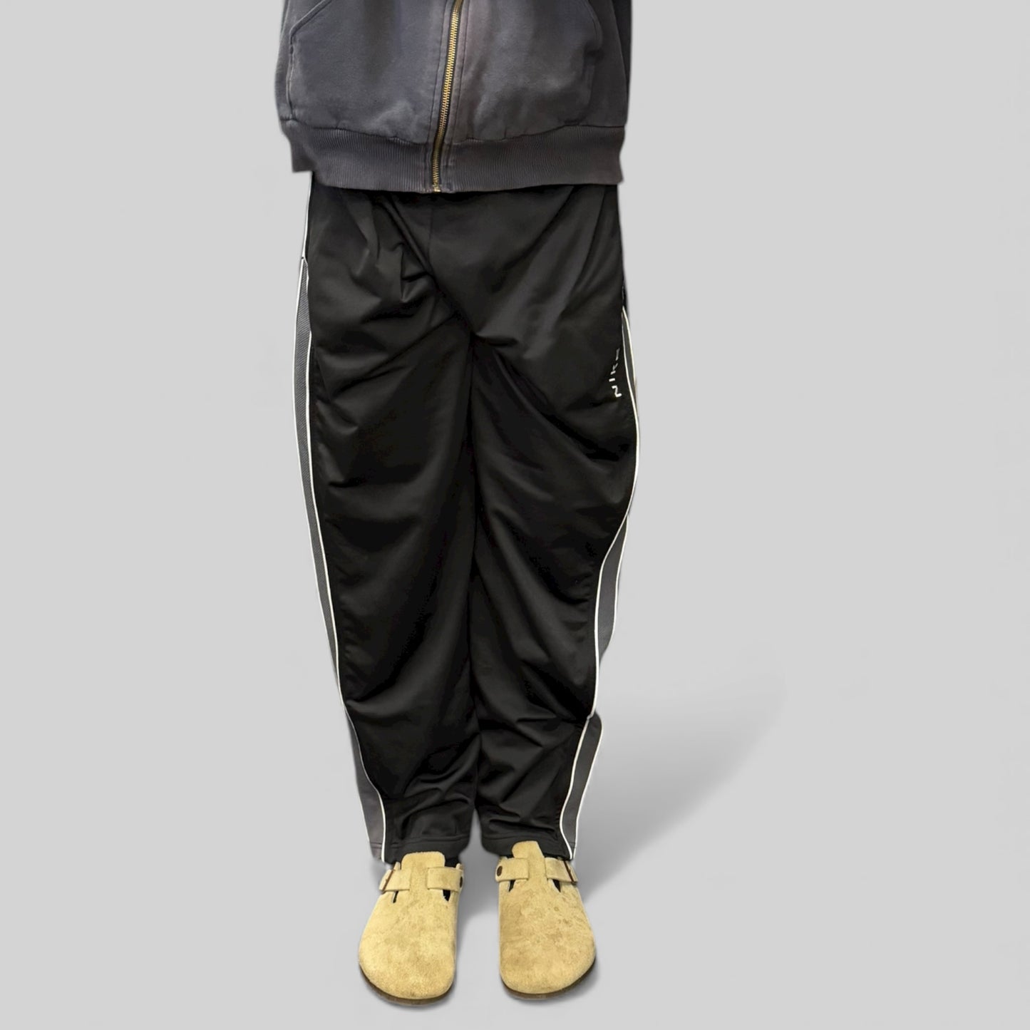 Vintage 90s Nike side stripe baggy track pants (XL)