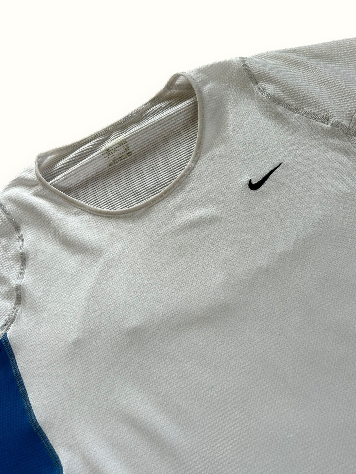 Nike mini swoosh tee (XL)