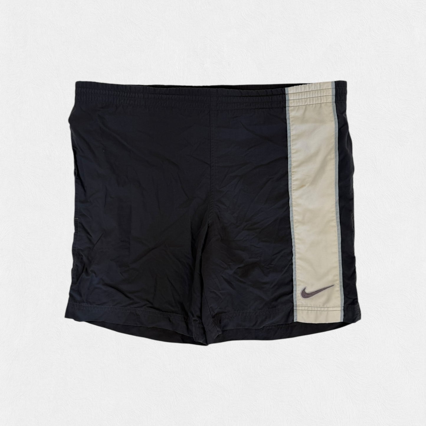 Vintage 90s Nike shorts (M)