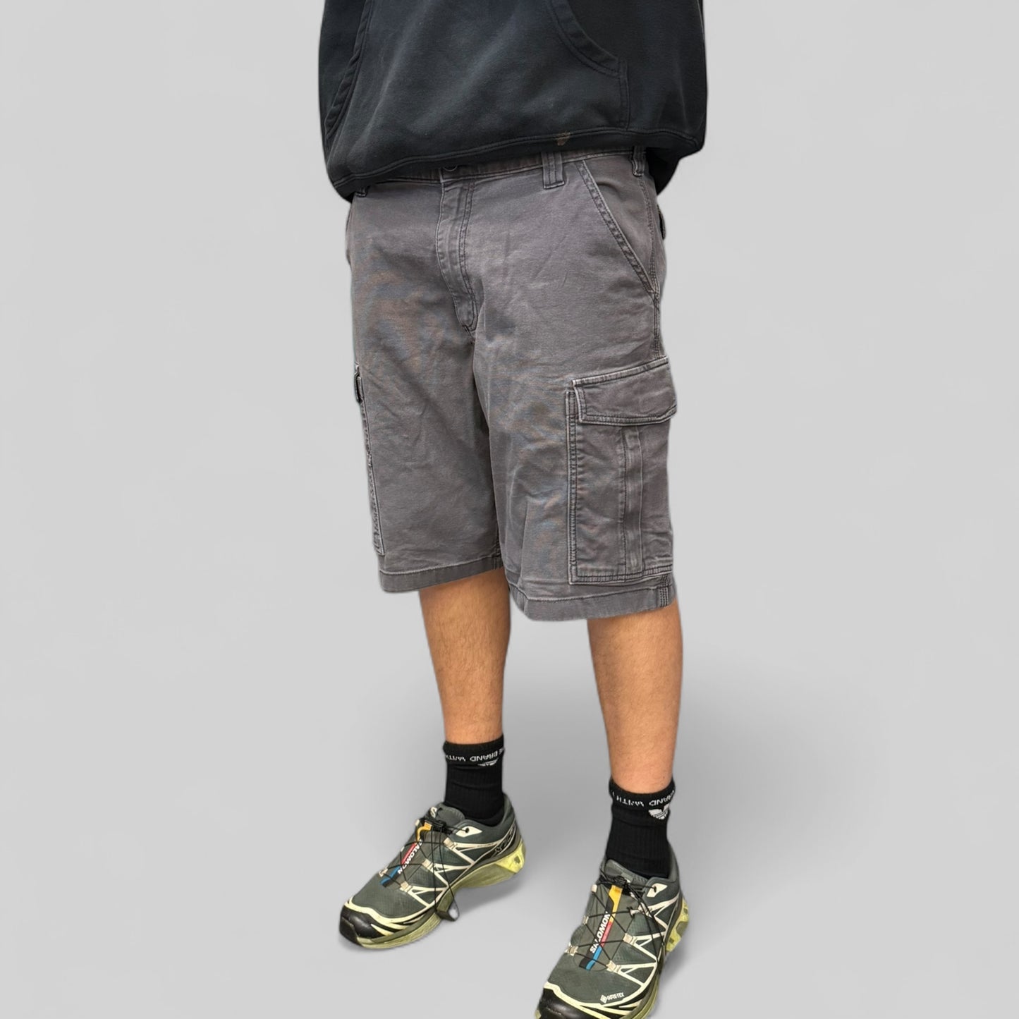 Carhartt baggy cargo shorts (W36)