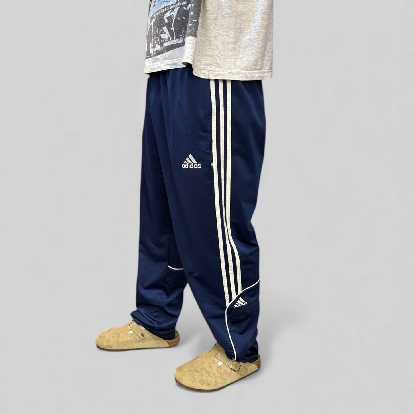 Vintage Adidas baggy track pants (L)