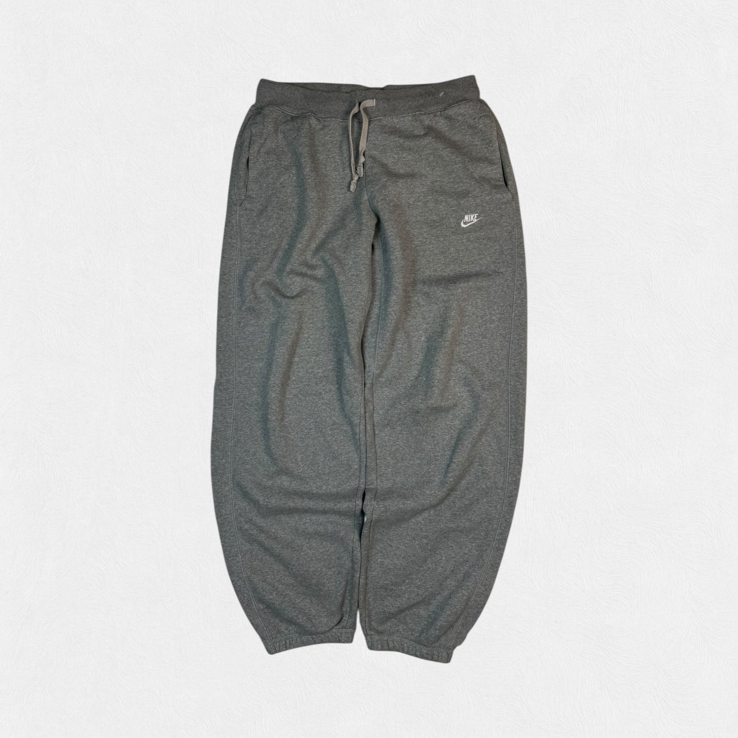 Vintage Nike small logo baggy joggers (M)
