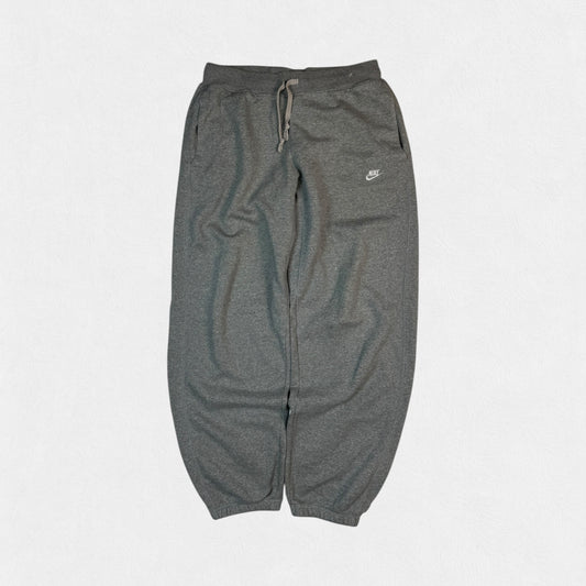 Vintage Nike small logo baggy joggers (M)