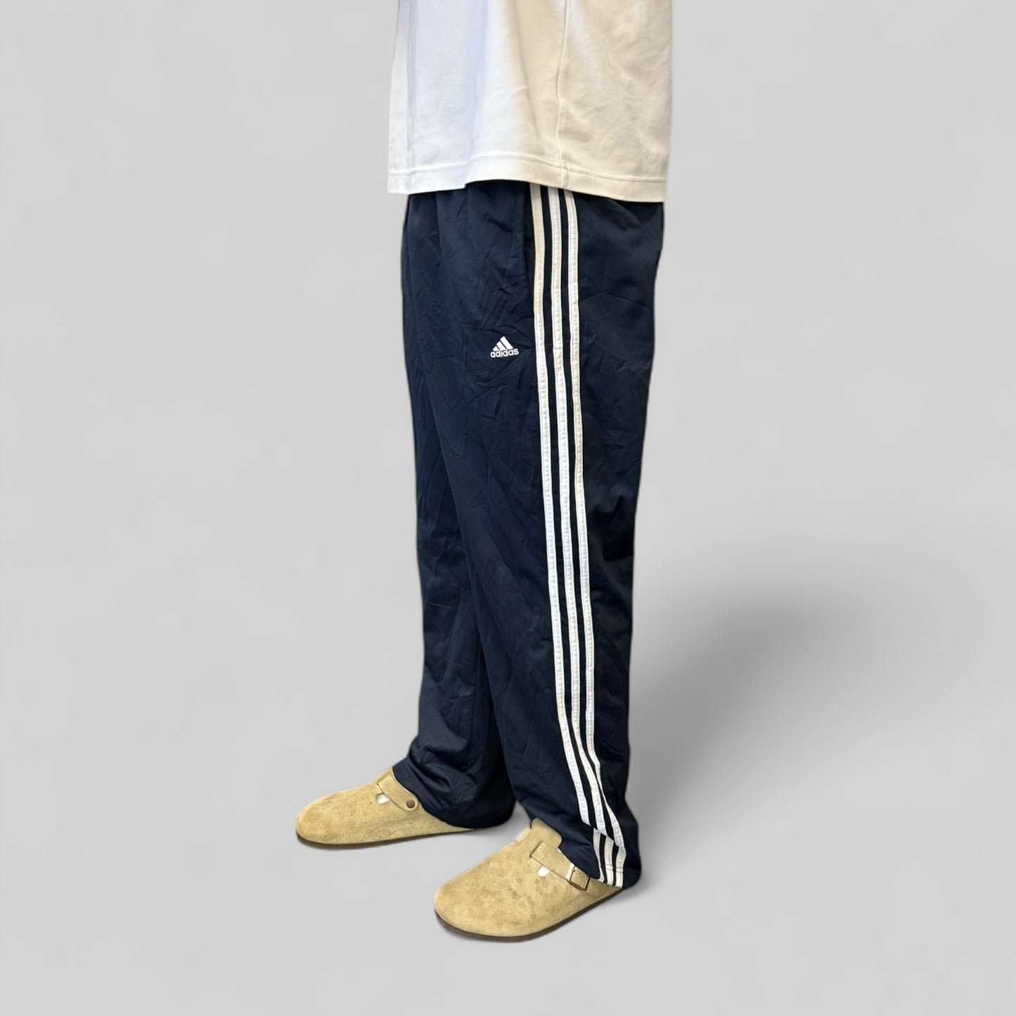 Vintage Adidas baggy side stripe track pants (M)