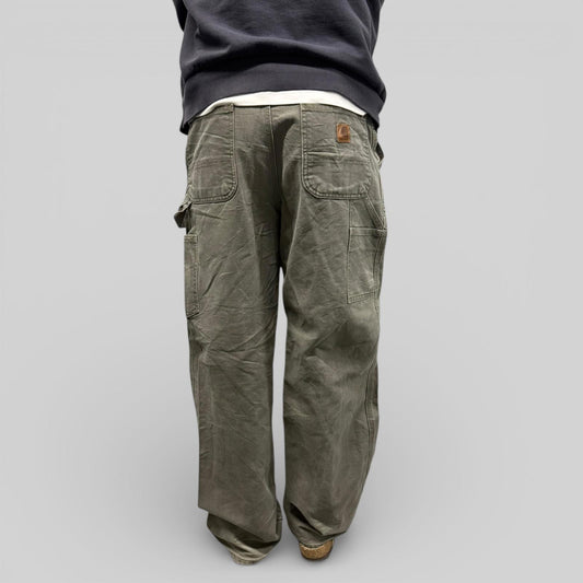 Carhartt baggy carpenter pants (W34)