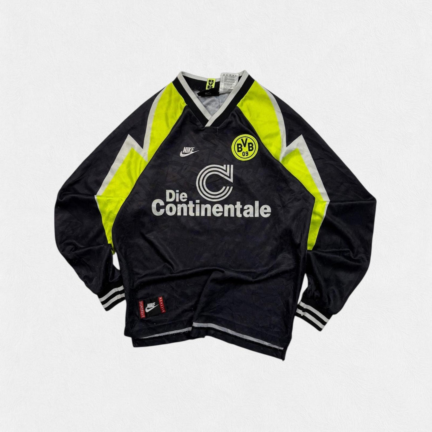 Vintage Borussia Dortmund 1995-97 Nike away football shirt (YXL)
