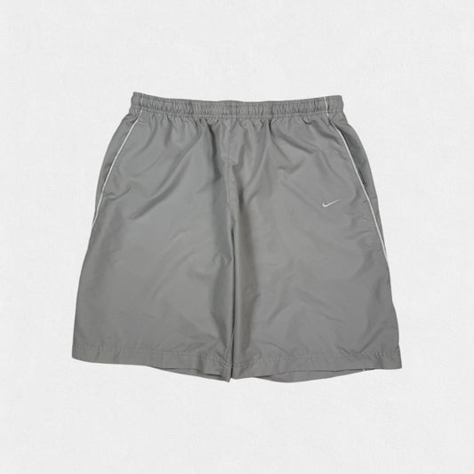 Vintage Nike mini swoosh baggy sport shorts (XL)