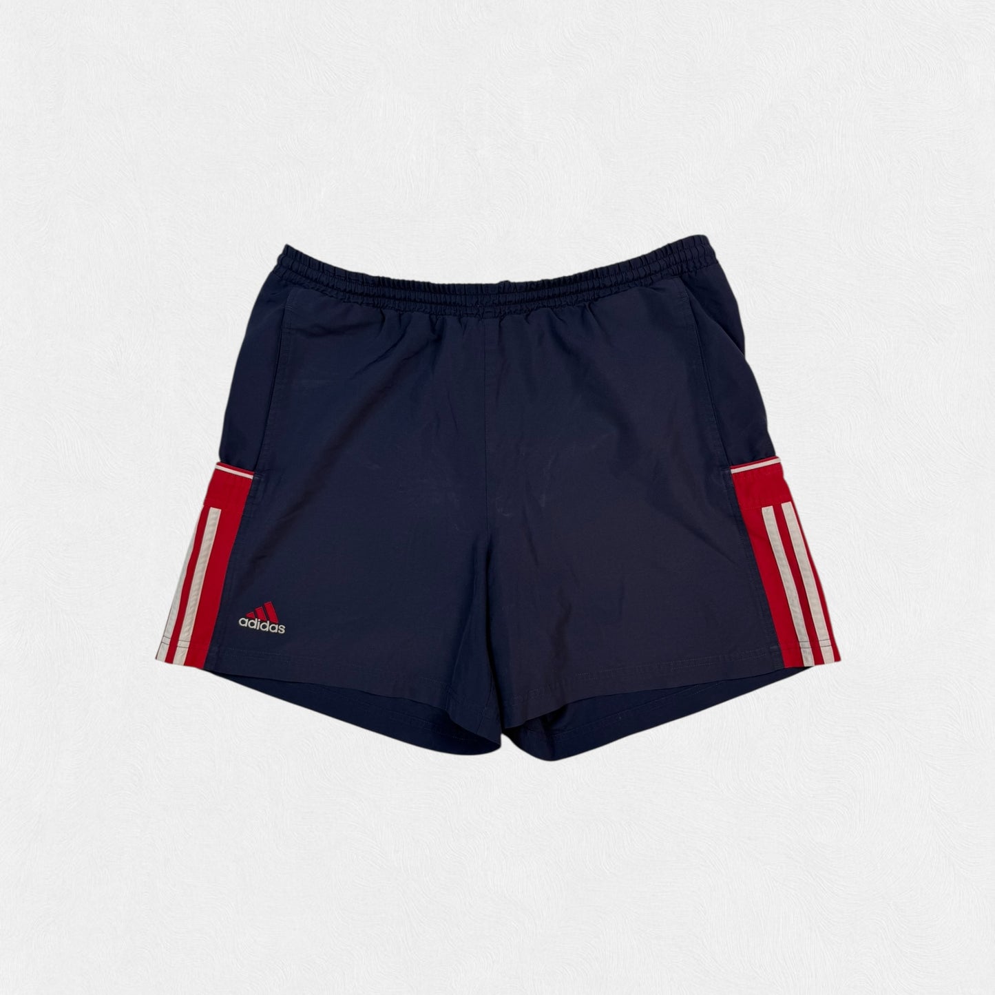 Vintage Adidas baggy sport shorts (L)