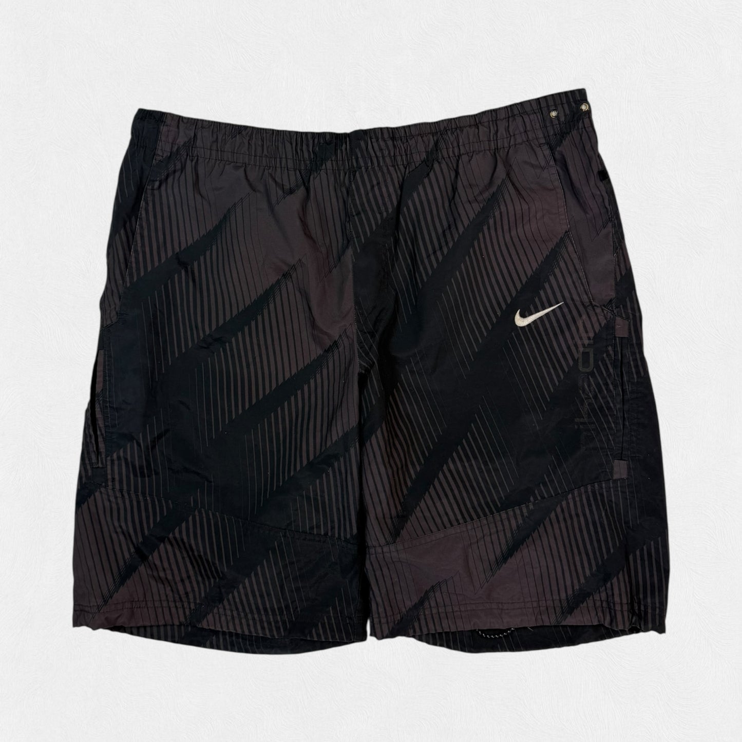 Vintage Nike air baggy patterned sport shorts (L)
