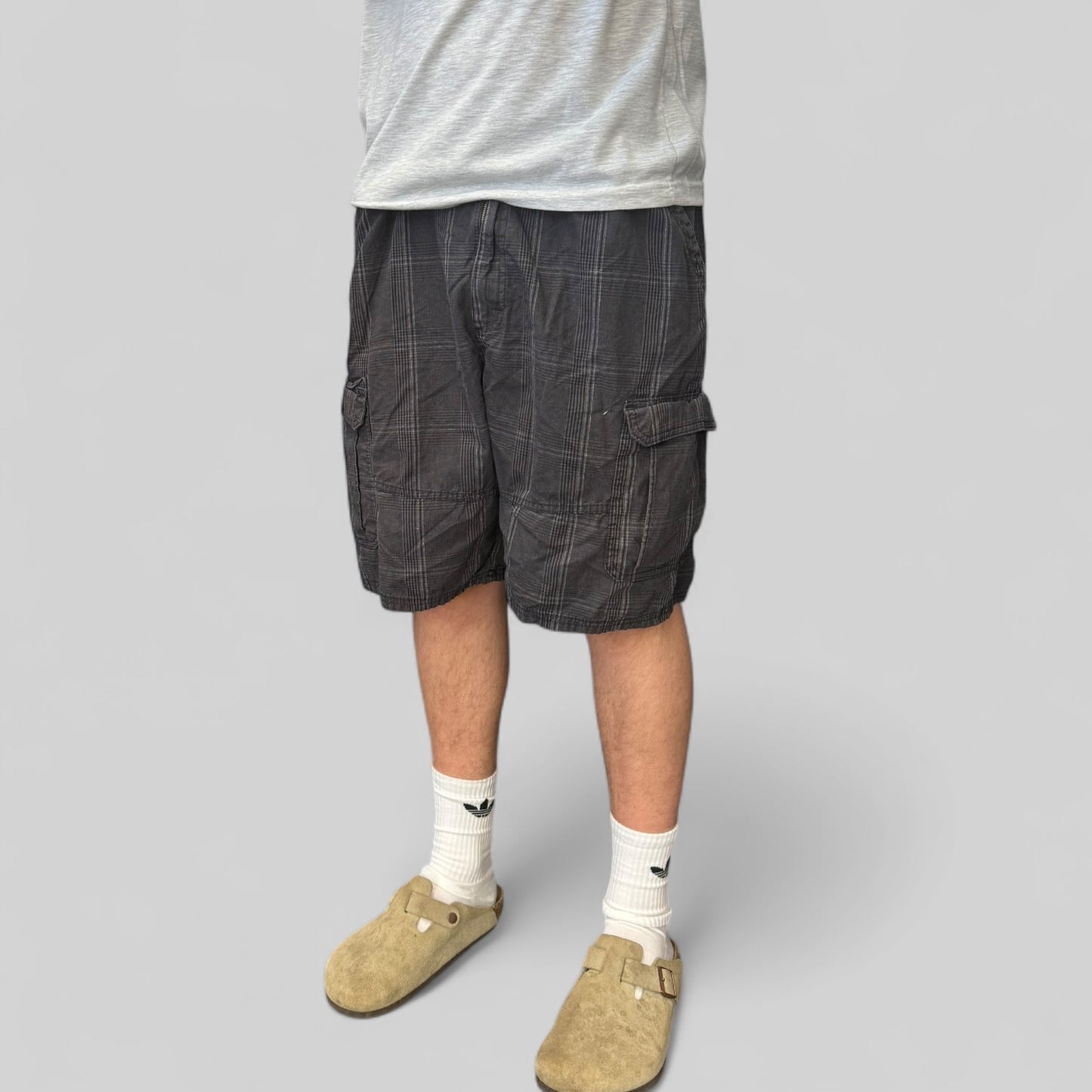 Vintage Wrangler baggy checkered cargo shorts (W40)