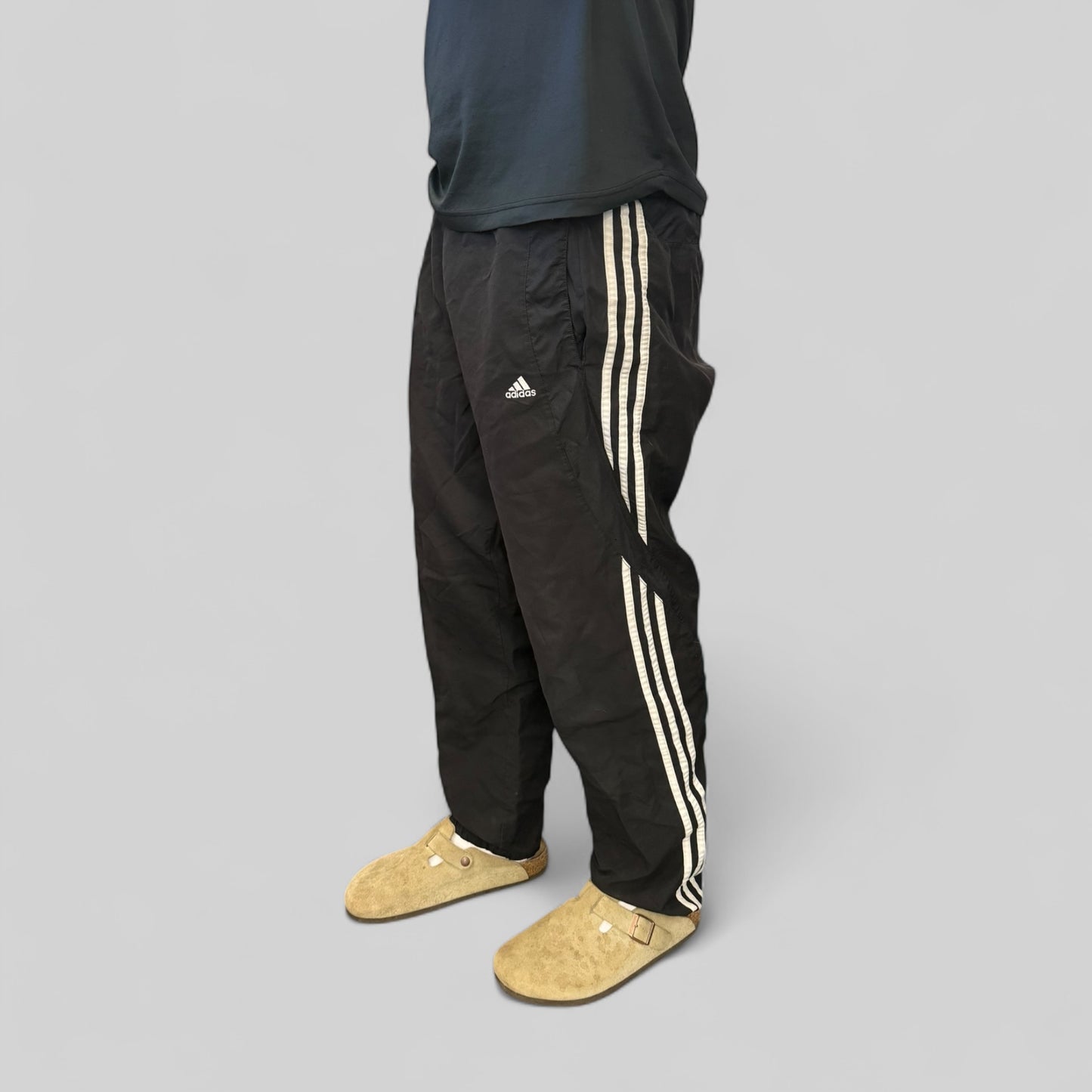 Vintage Adidas baggy track pants (L)