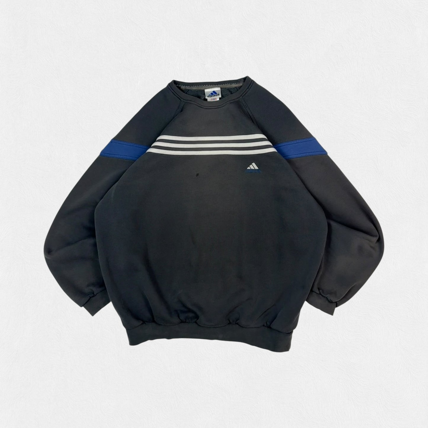 Vintage Adidas boxy sweatshirt (L)