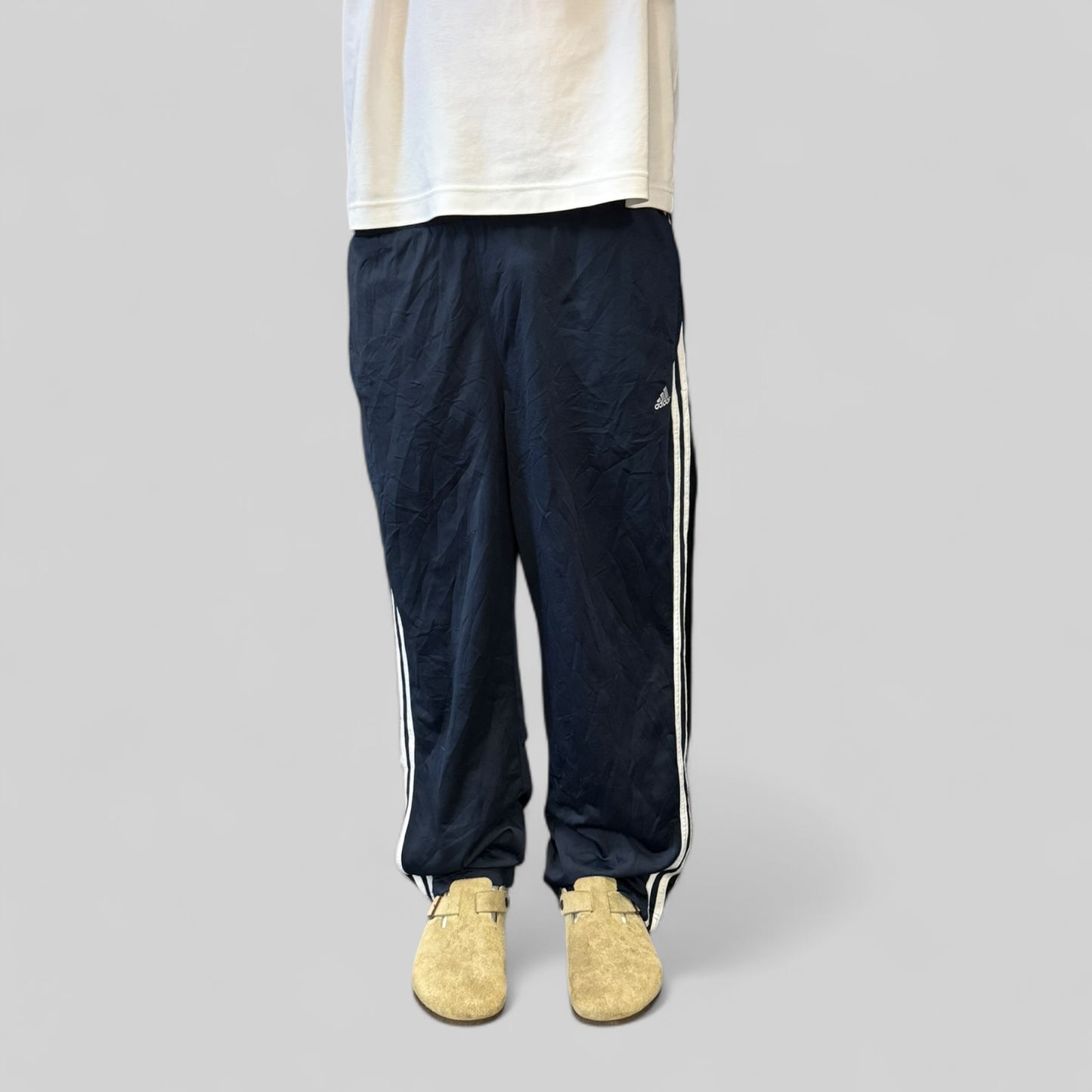 Vintage Adidas baggy side stripe track pants (M)