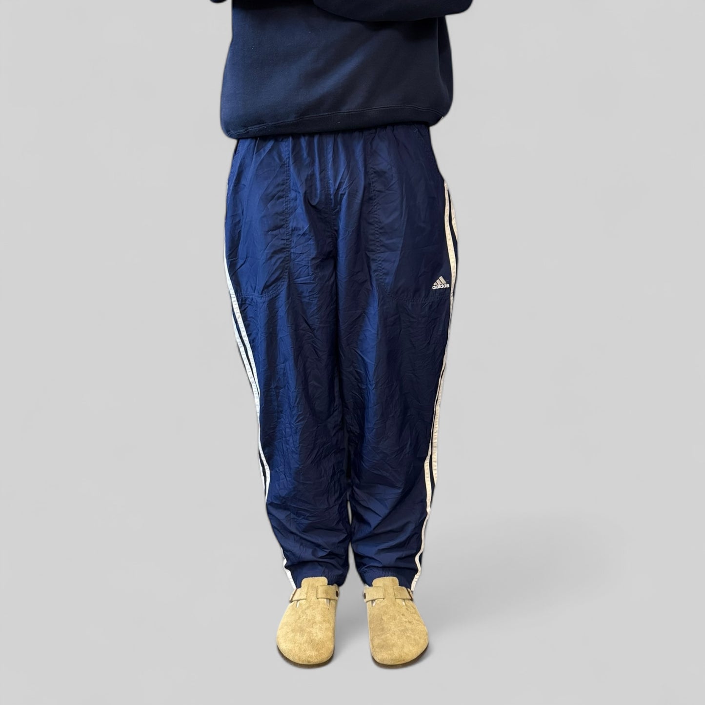 Vintage Adidas baggy side stripe track pants (M)