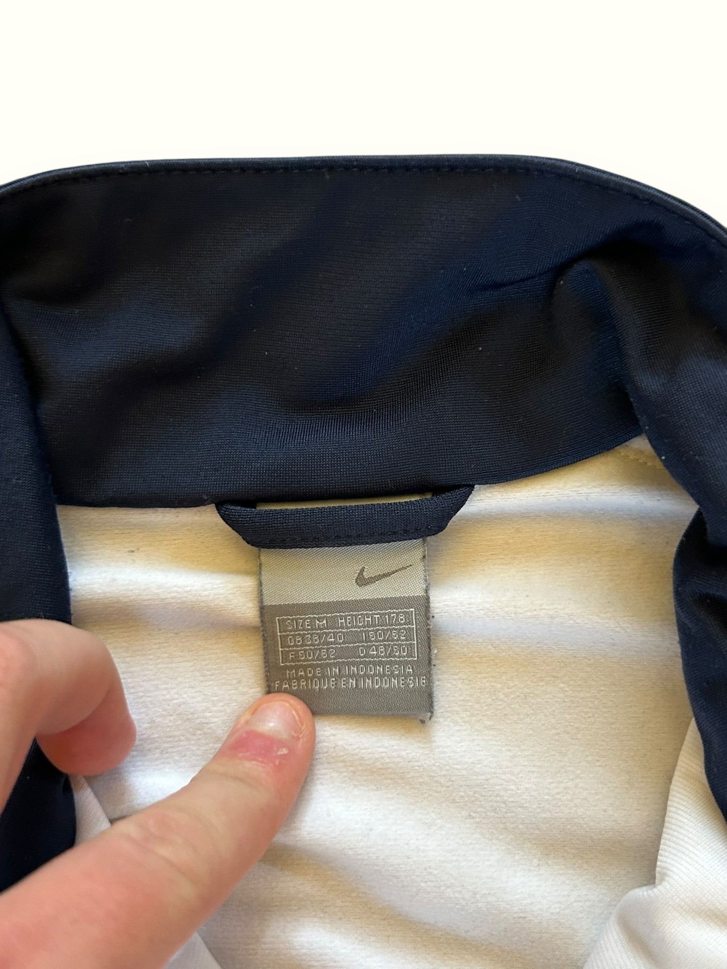 Vintage Nike mini swoosh track jacket (M)