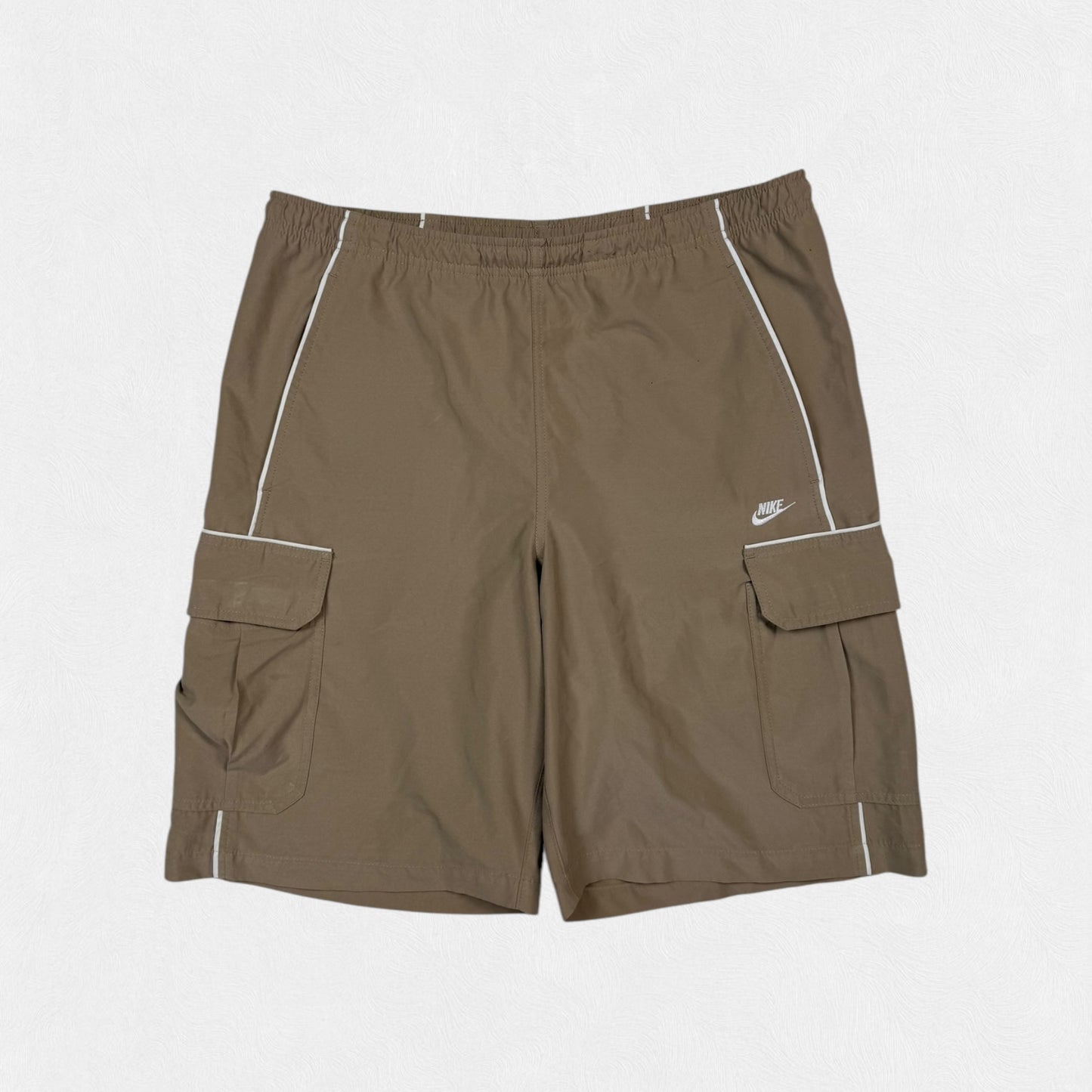 Vintage Nike baggy cargo shorts (M)