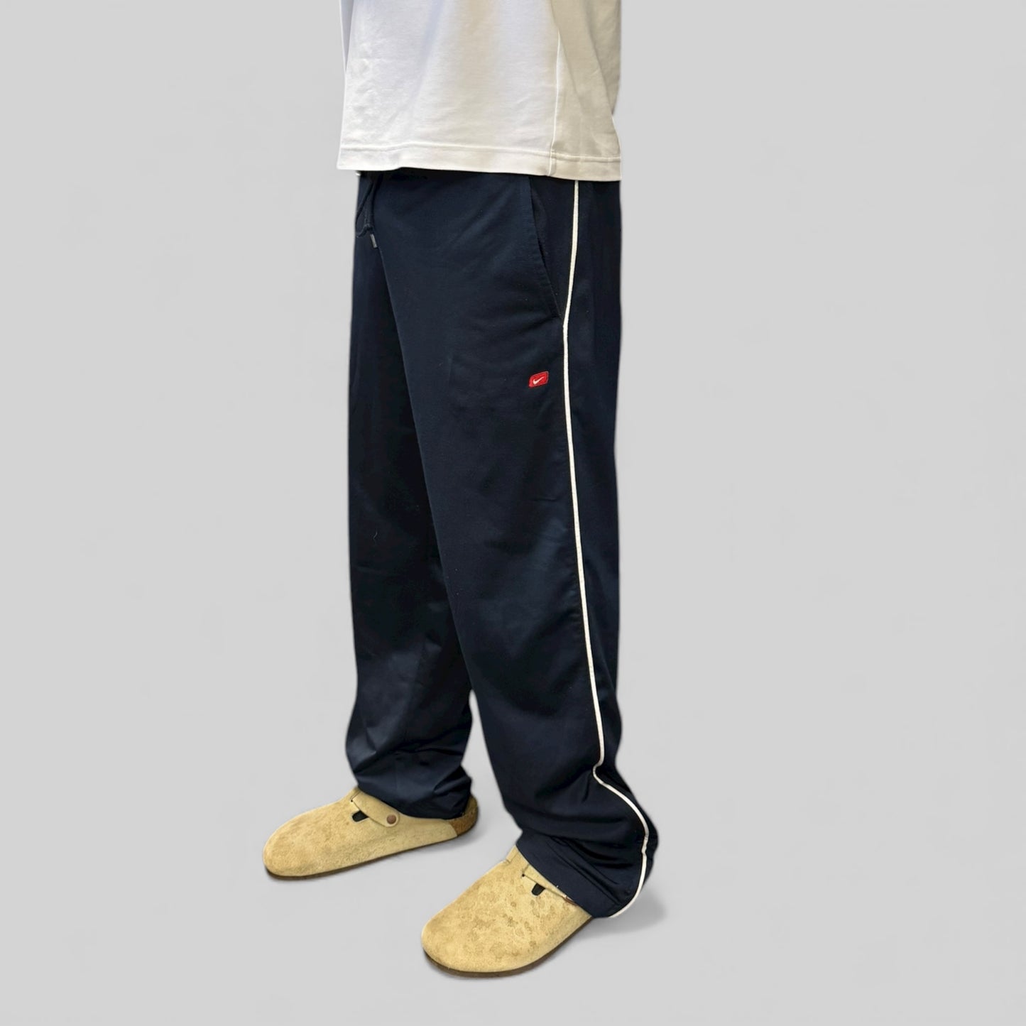 Vintage Nike baggy track pants (L)