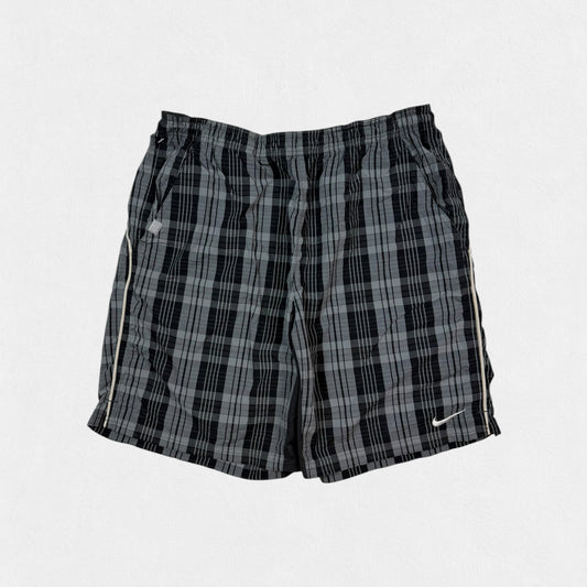 Vintage Nike baggy checkered sport shorts (L)