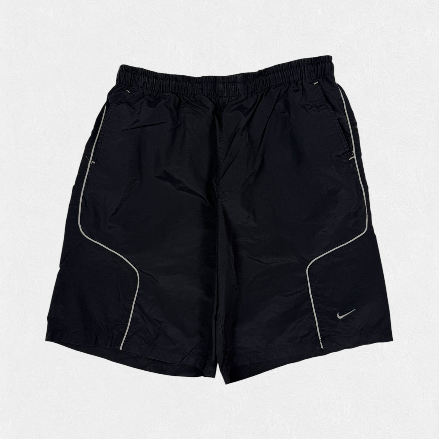 Vintage Nike mini swoosh baggy sport shorts (L)