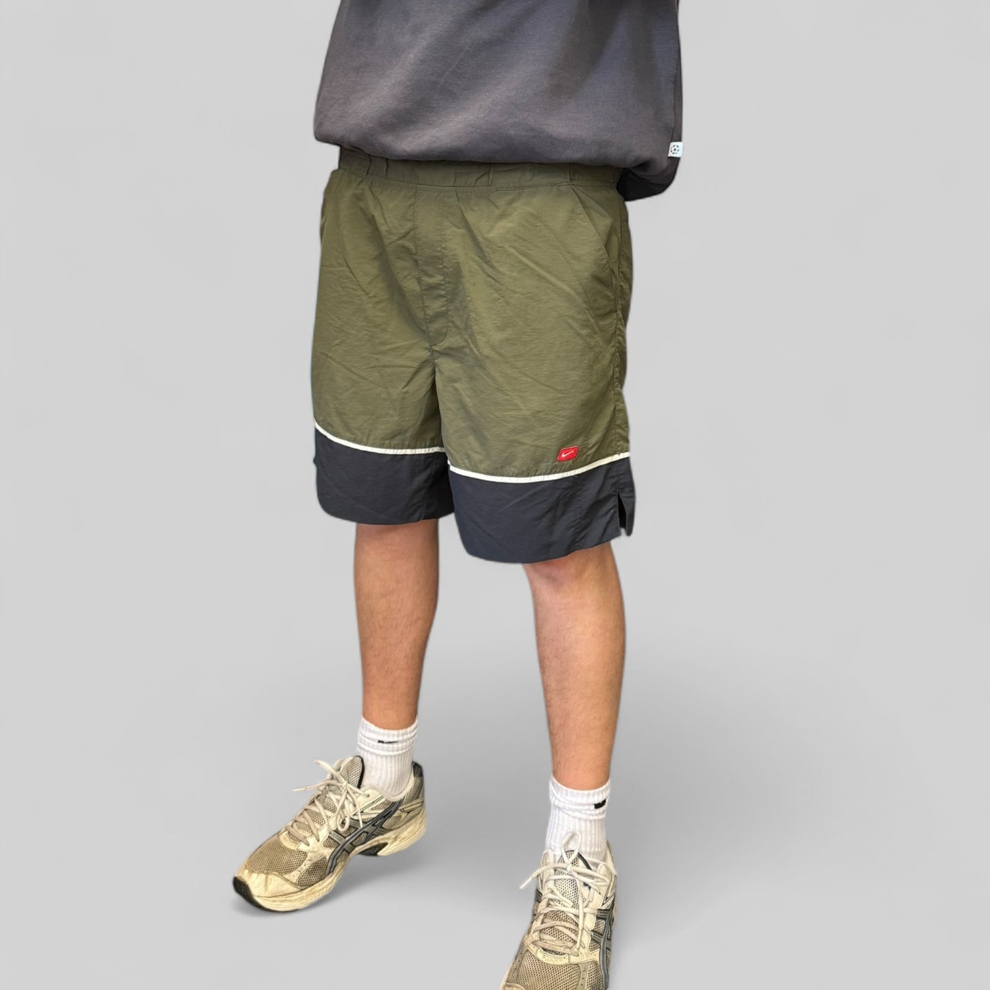 Vintage Nike baggy sport shorts (M)