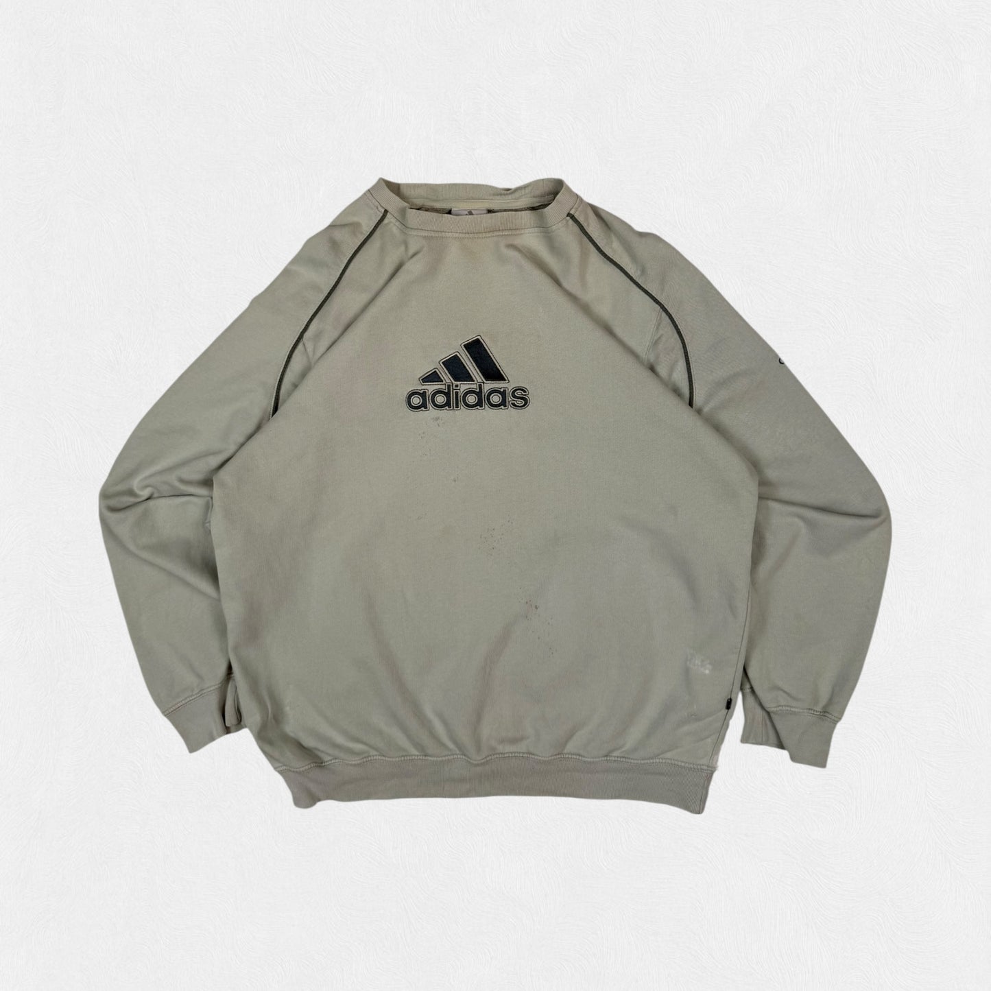 Vintage Adidas centre logo sweatshirt (M)
