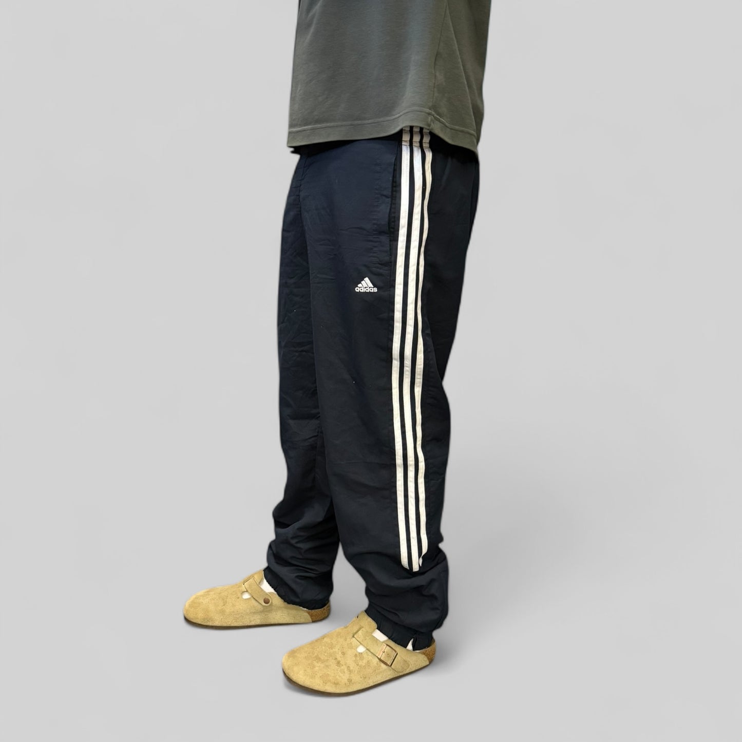 Vintage Adidas baggy track pants (M)