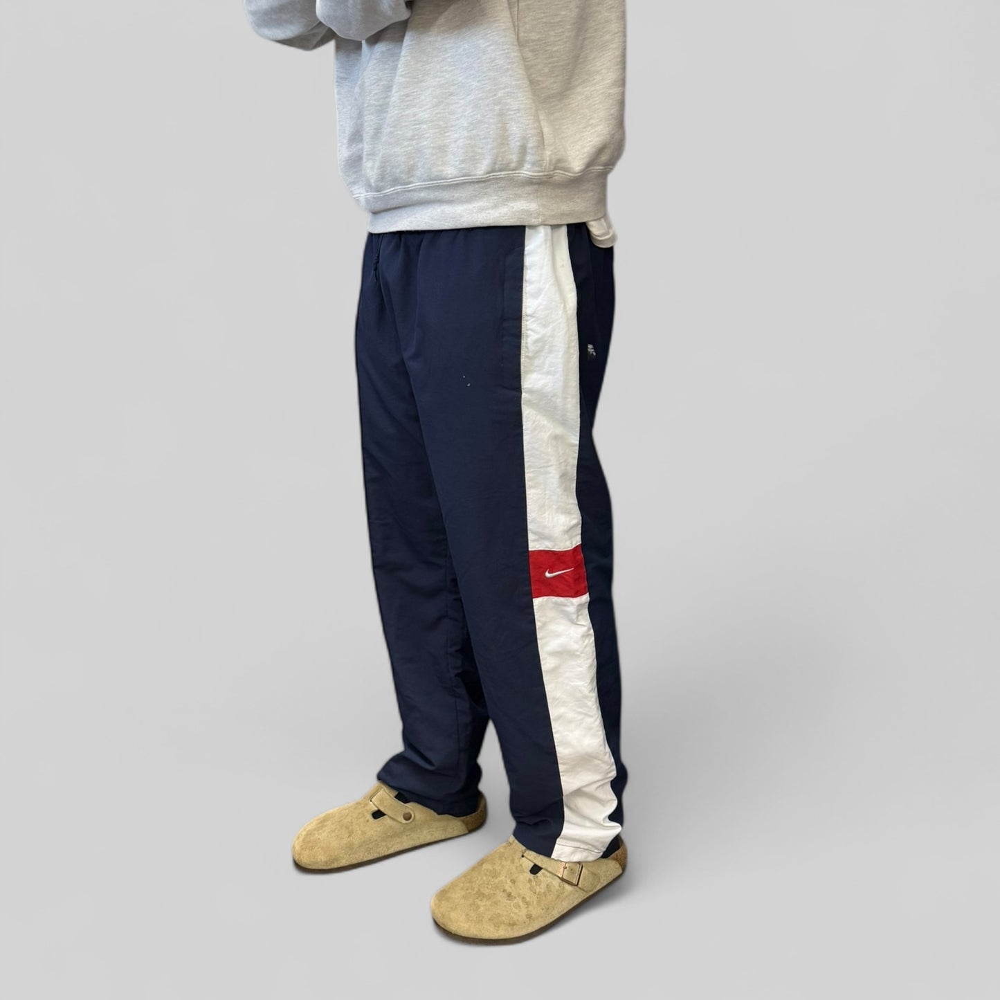 Vintage Nike side stripe track pants (L)