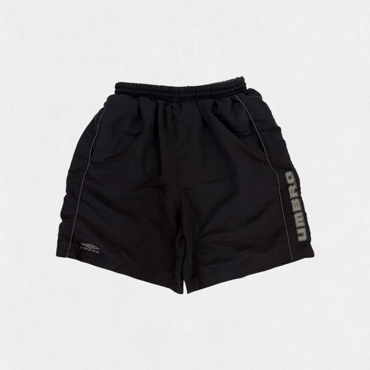 Vintage Umbro spell out sport shorts (M)
