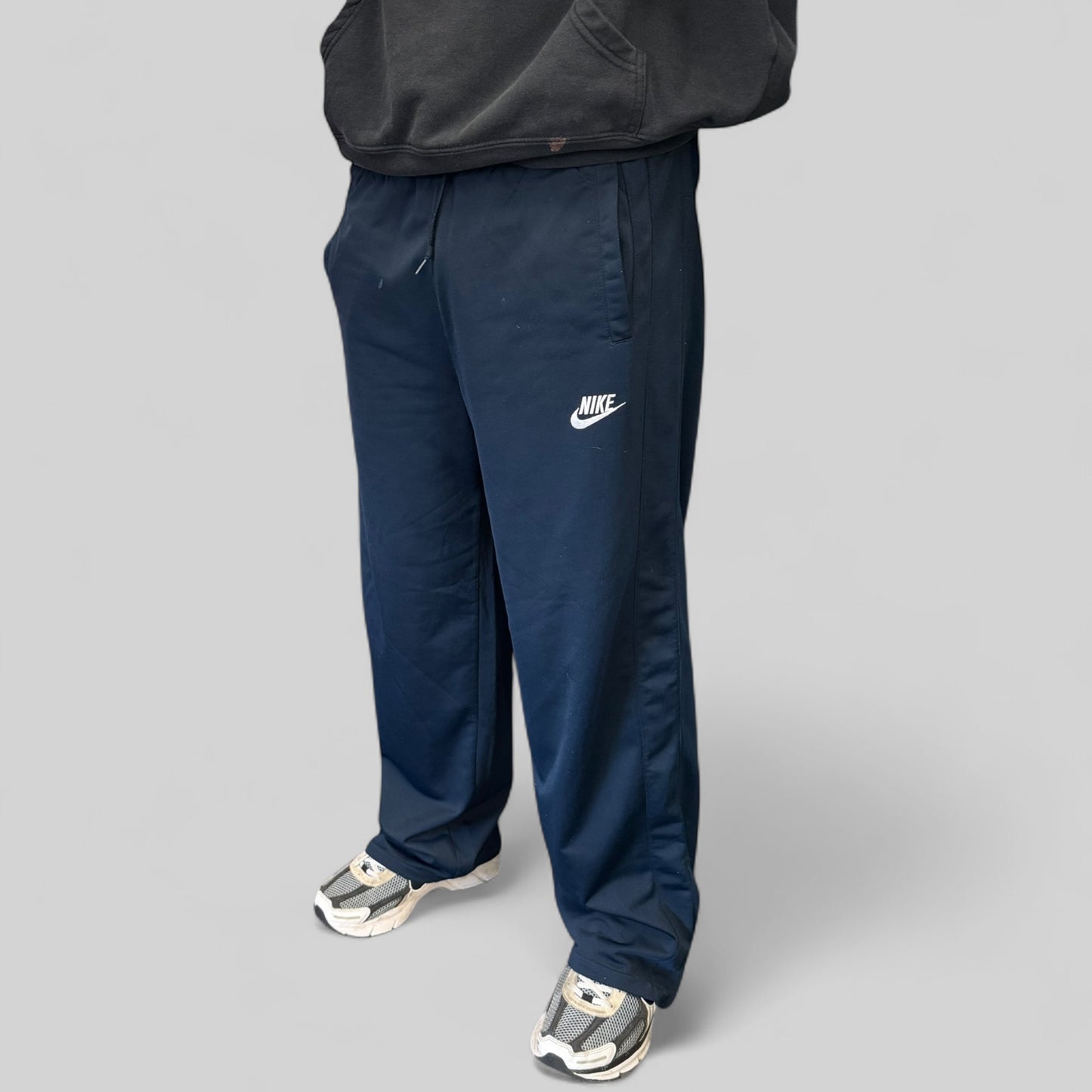Vintage Nike baggy track pants (L)