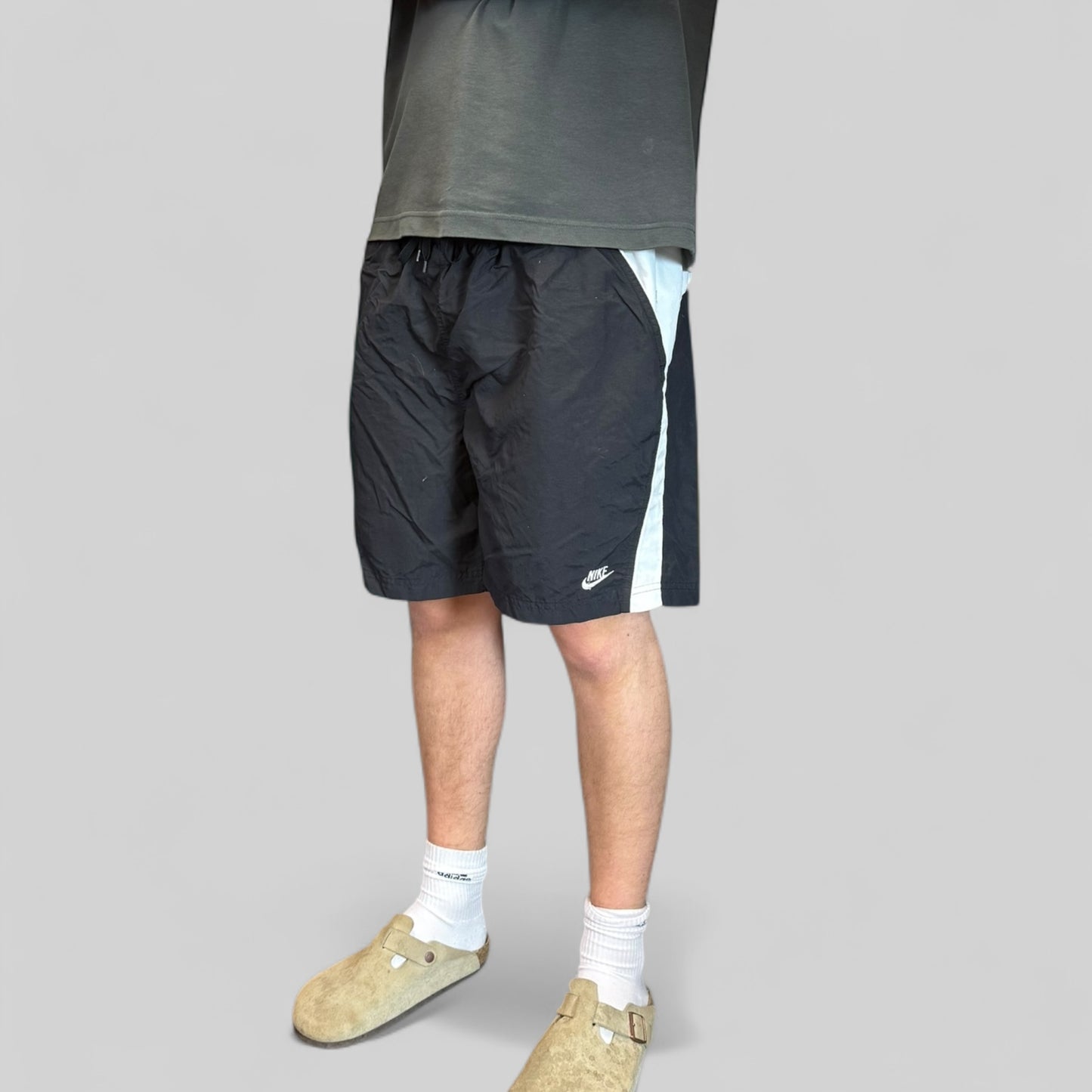 Vintage Nike side stripe sport shorts (XL)
