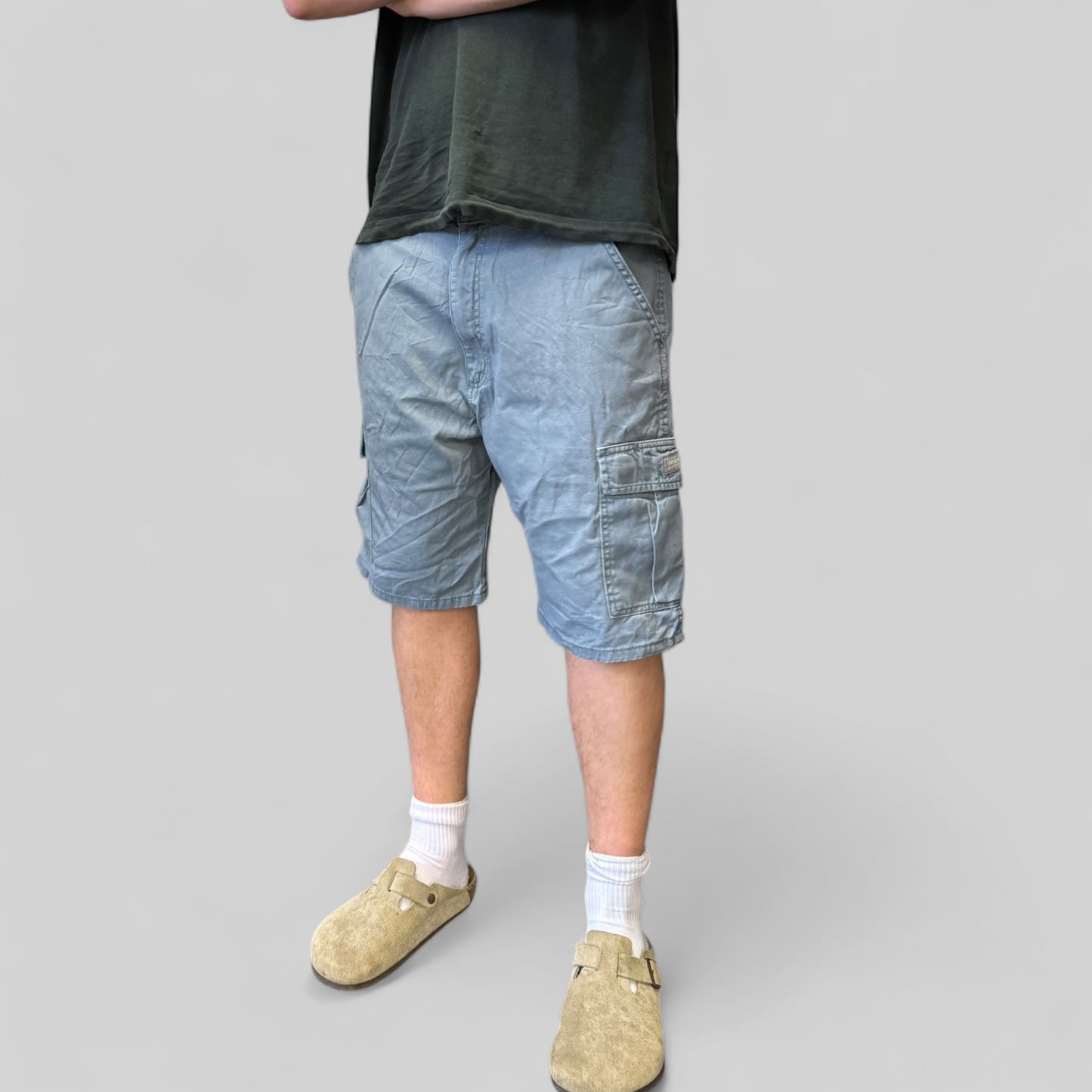Vintage Wrangler baggy cargo shorts (W34)