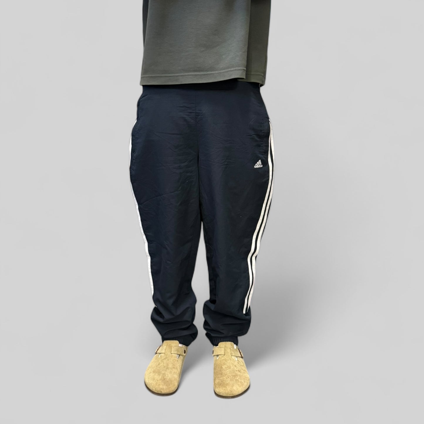 Vintage Adidas baggy track pants (M)