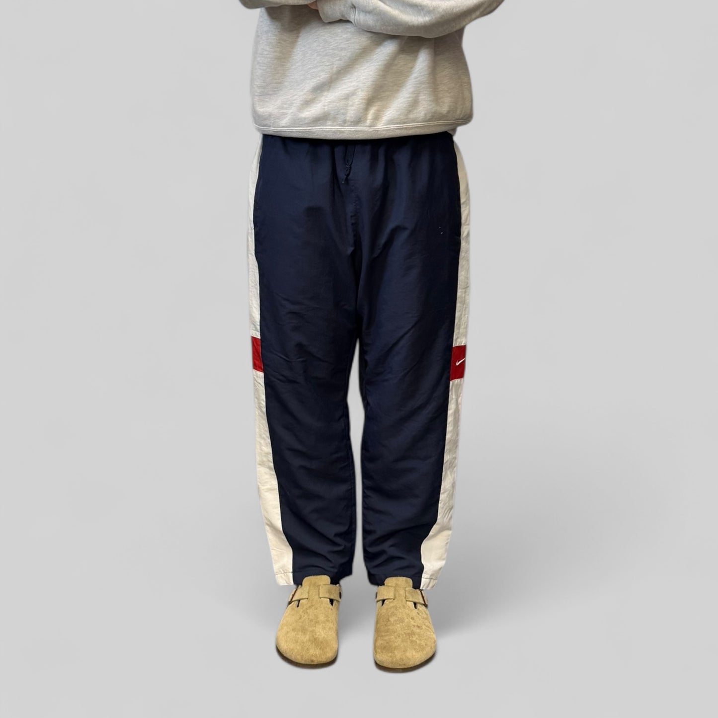 Vintage Nike side stripe track pants (L)