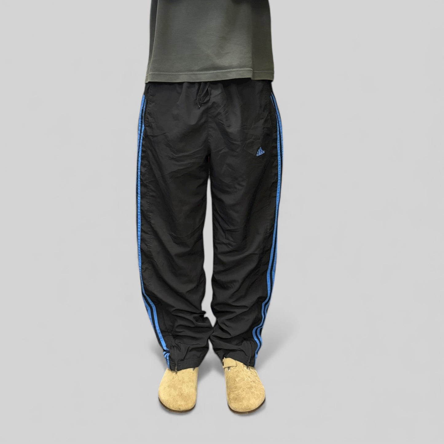 Vintage Adidas baggy track pants (L)
