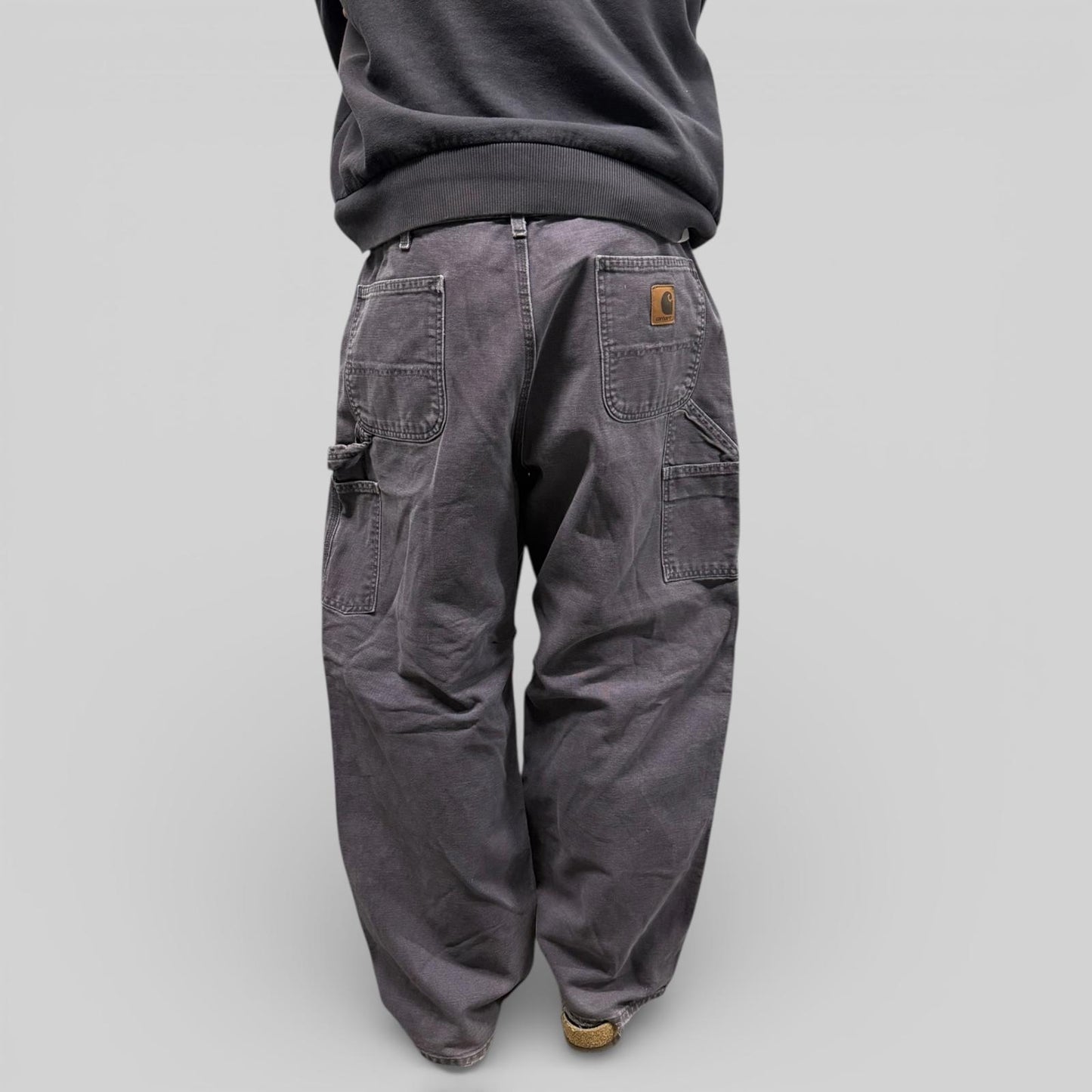 Vintage Carhartt baggy carpenter pants (W36)