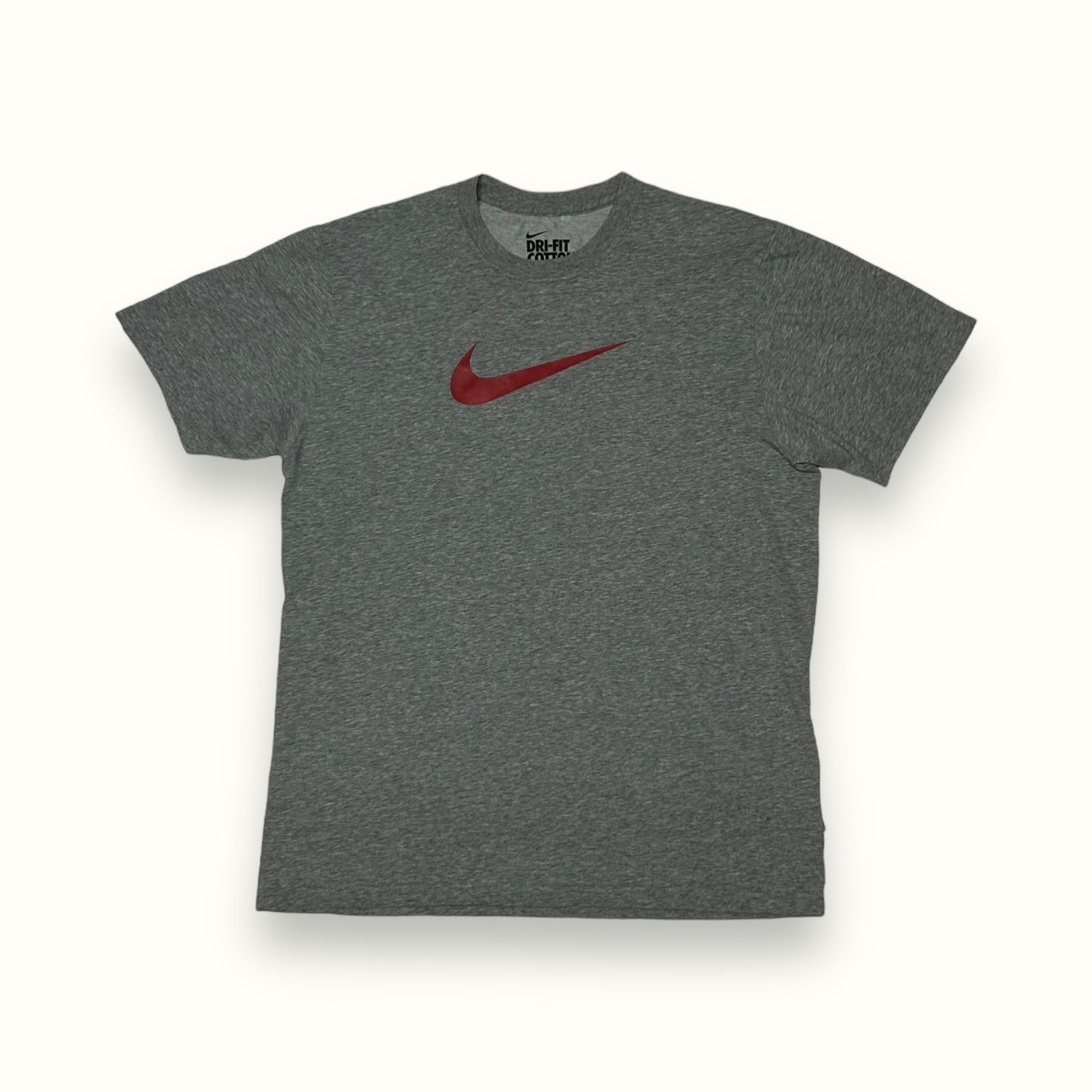 Nike centre swoosh tee (L)