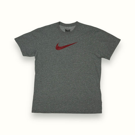 Nike centre swoosh tee (L)