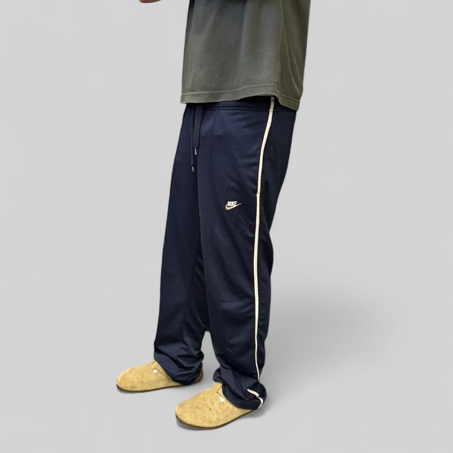 Vintage Nike side stripe track pants (S)