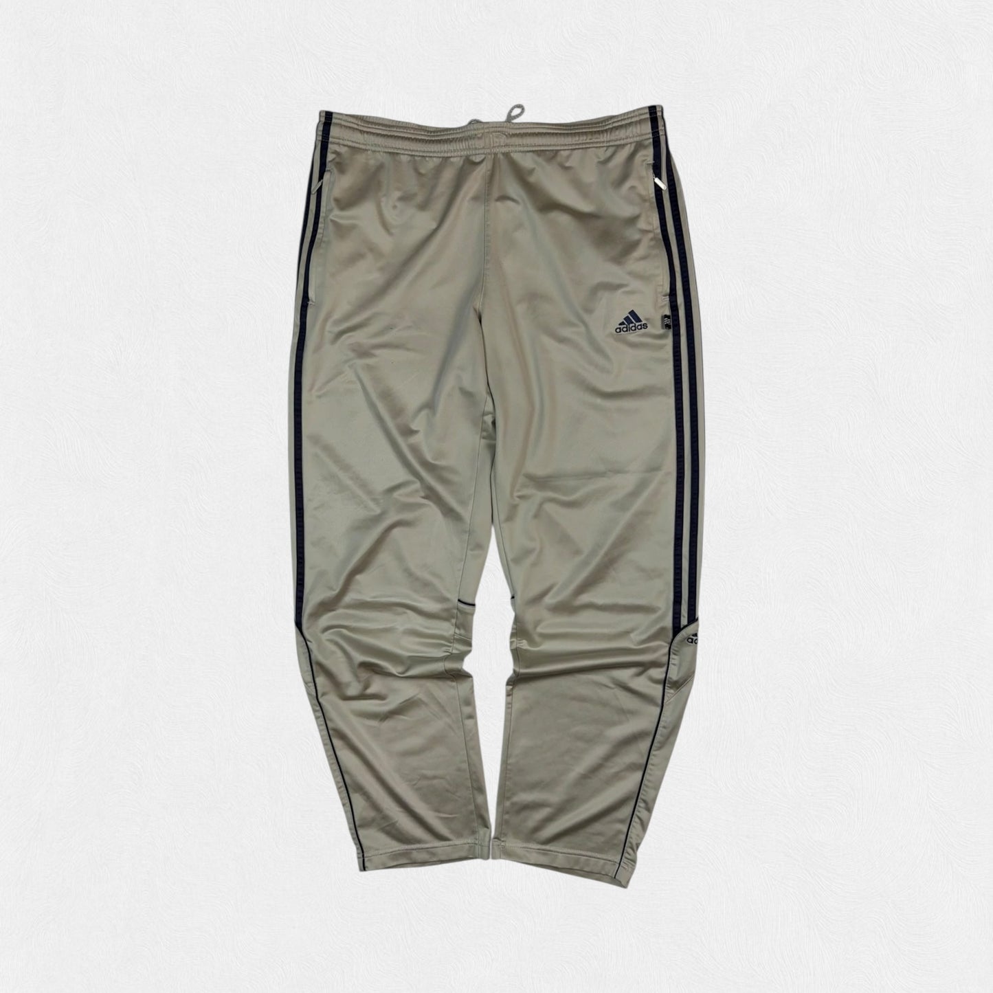 Vintage Adidas baggy track pants (L)