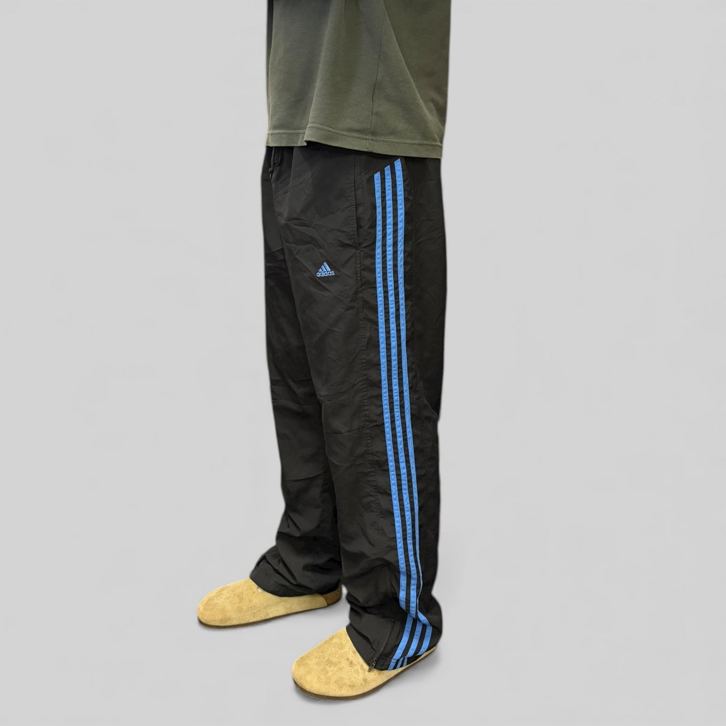 Vintage Adidas baggy track pants (L)